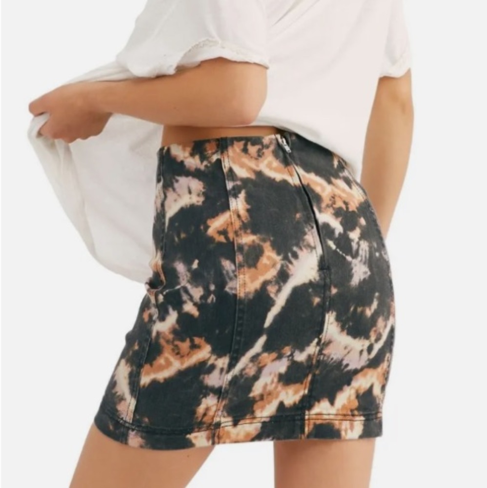 Free People Modern Femme mini skirt in black & brown tie dye combo. Back zipper
